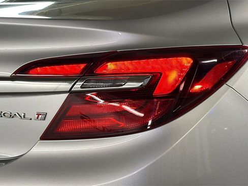 Used 2014 Buick Regal Premium w/ Driver Confidence Package #2 image 7