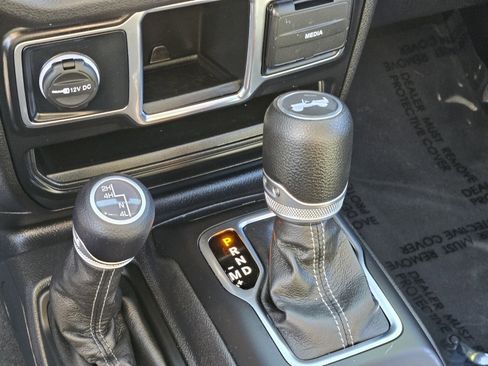 Used 2024 Jeep Wrangler Sport image 21