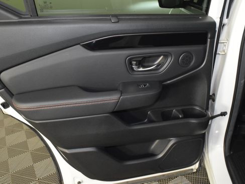 Used 2024 Honda Pilot TrailSport image 30