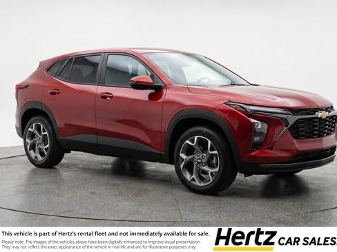 Used 2025 Chevrolet Trax LT image 1