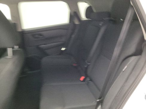 Used 2024 Nissan Rogue S FWD image 18