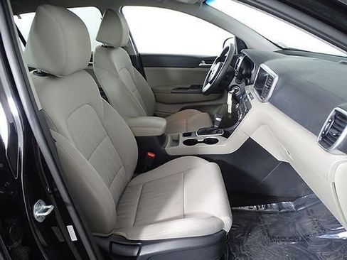 Used 2022 Kia Sportage LX image 14