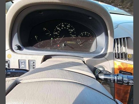 Used 2000 Lexus RX 300 image 4