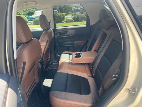 Used 2025 Ford Bronco Sport Outer Banks w/ Outer Banks Tech Package+ AWD/4WD image 14