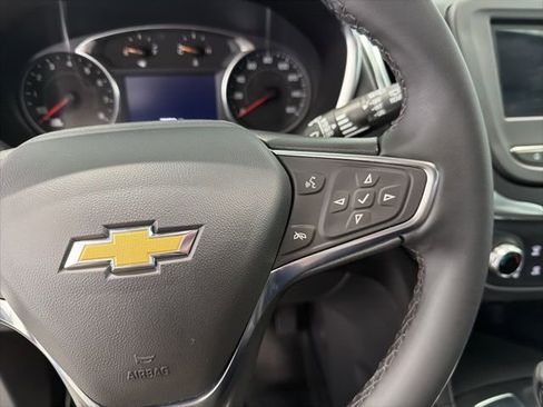 Used 2024 Chevrolet Equinox LT FWD image 12