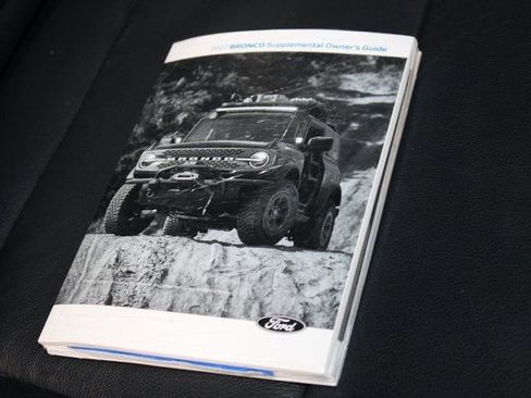 Used 2022 Ford Bronco Badlands image 32