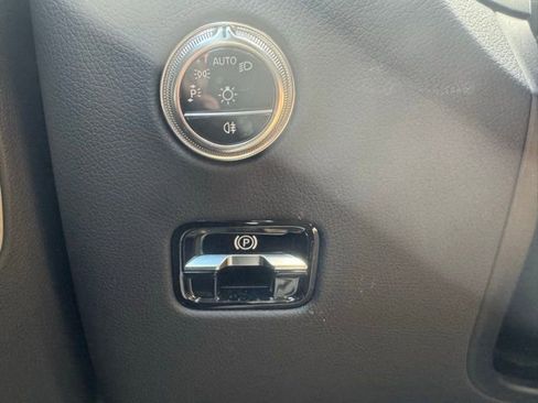 Used 2023 Mercedes-Benz GLC 300 4MATIC w/ AMG Line image 8