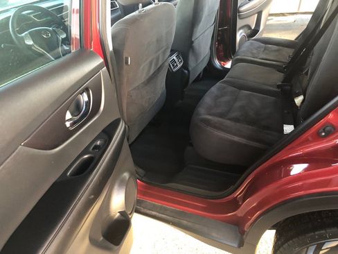 Used 2015 Nissan Rogue S image 6