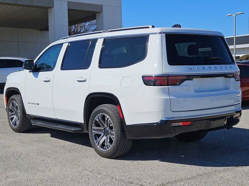 Used 2024 Jeep Wagoneer Series II w/ Flexible Seating Group image 9