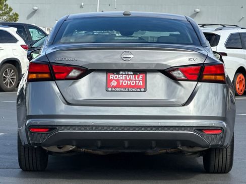 Used 2024 Nissan Altima 2.5 SV image 8