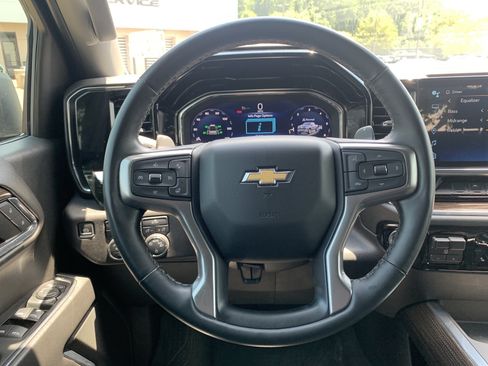 Used 2024 Chevrolet Silverado 1500 LT w/ Z71 Off-Road Package AWD/4WD image 18