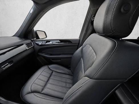 Used 2019 Mercedes-Benz GLE 400 4MATIC image 19