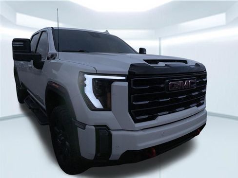 Used 2024 GMC Sierra 2500 AT4 image 7