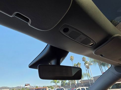 Used 2021 Tesla Model Y Long Range image 37