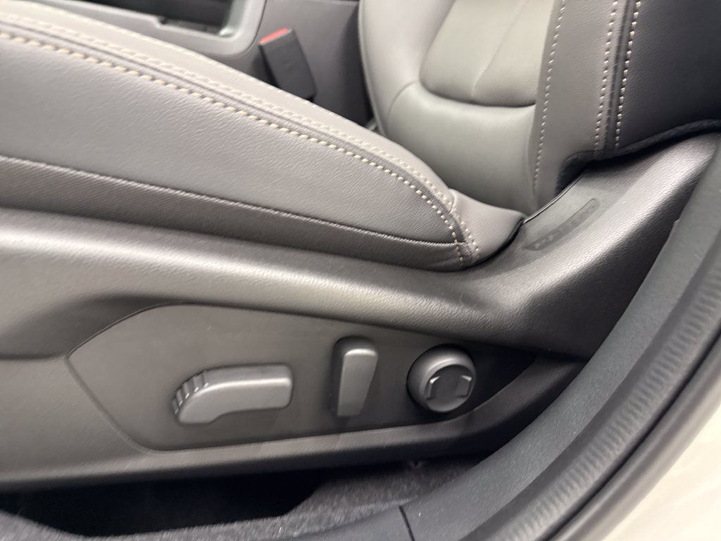 New 2026 Subaru Outback Limited AWD/4WD image 13