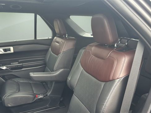 Used 2022 Ford Explorer Platinum w/ Equipment Group 601A image 10