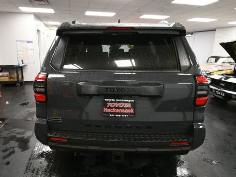 Used 2025 Toyota 4Runner SR5 image 6
