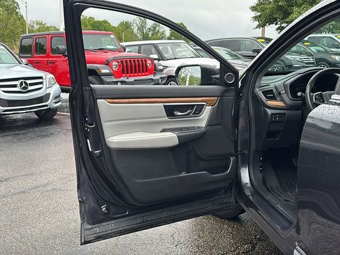 Certified 2019 Honda CR-V Touring image 11