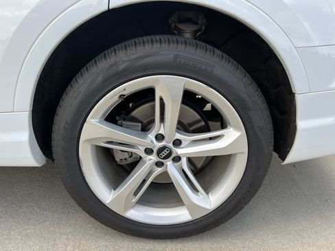 Used 2019 Audi Q7 3.0T Prestige w/ Prestige Package AWD/4WD image 13