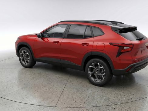 Used 2025 Chevrolet Trax LT image 6