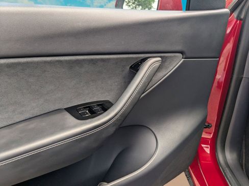 Used 2020 Tesla Model Y Long Range AWD/4WD image 7