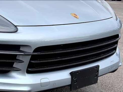 Used 2021 Porsche Cayenne image 28