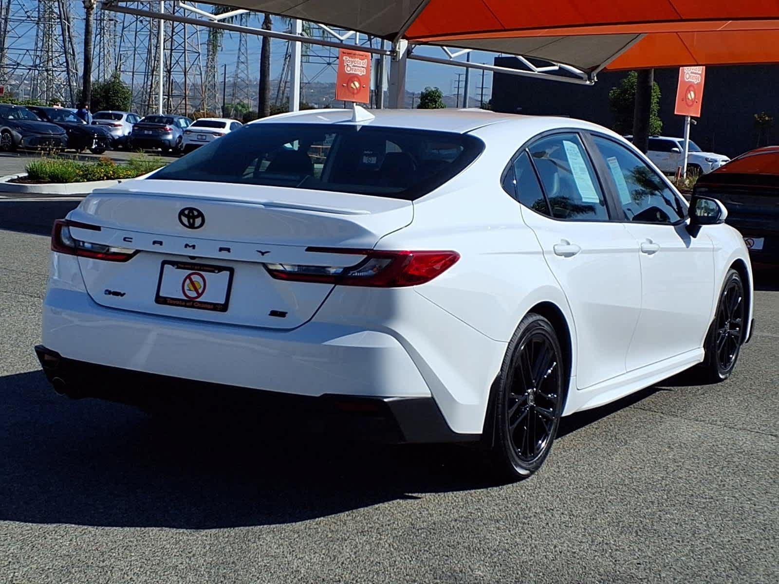 Certified 2025 Toyota Camry SE FWD image 6