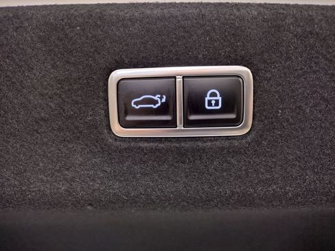 Certified 2025 Hyundai Ioniq 6 SE image 17