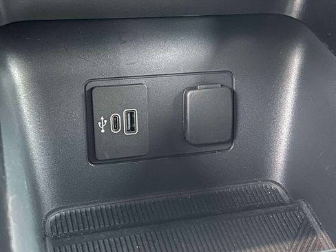 Used 2026 Ford Explorer Active AWD/4WD image 34