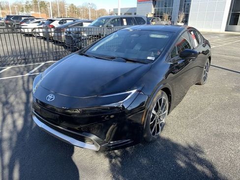 New 2025 Toyota Prius Plug-In Hybrid FWD image 4