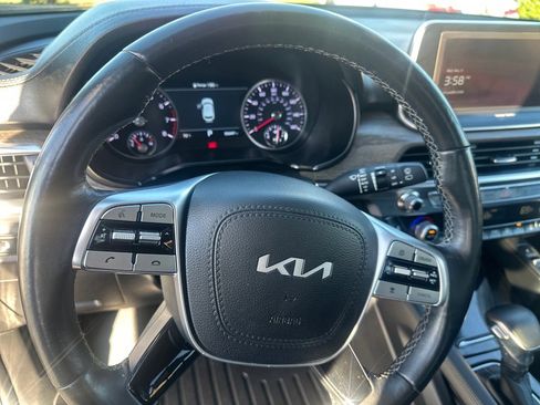Used 2022 Kia Telluride SX w/ SX Prestige Package image 19
