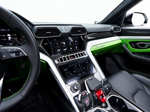 Used 2022 Lamborghini Urus image 73