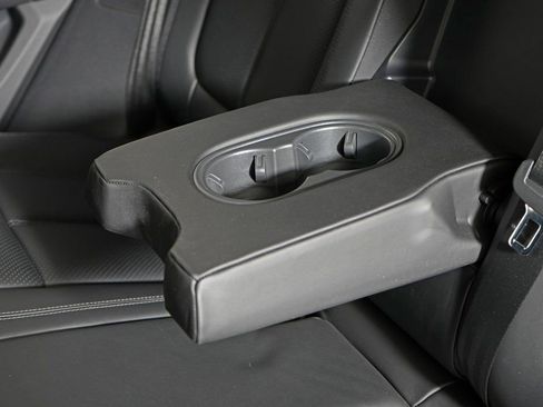 Certified 2018 Porsche Macan image 34