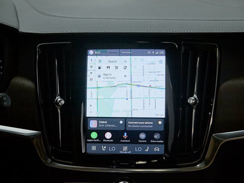 Certified 2025 Volvo V90 B6 Cross Country Ultra AWD/4WD image 30