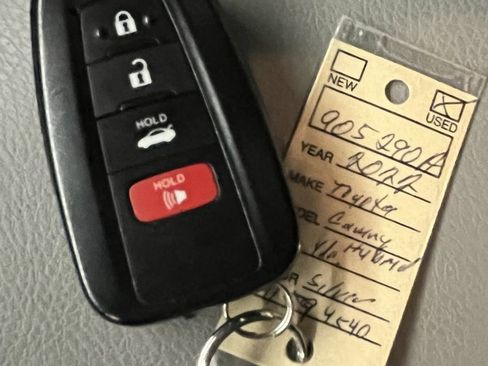 Used 2022 Toyota Camry SE image 23