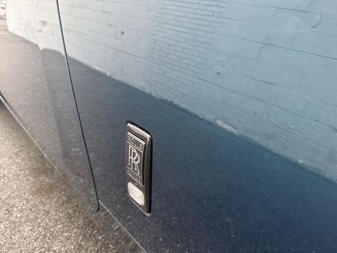 Used 2020 Rolls-Royce Wraith image 32