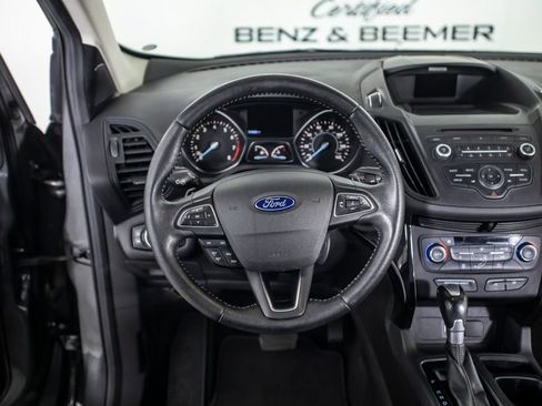Used 2017 Ford Escape SE w/ SE Sport Appearance Package FWD image 27