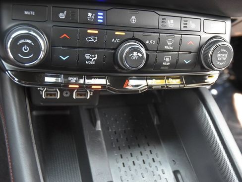 Used 2025 Dodge Durango R/T AWD/4WD image 25