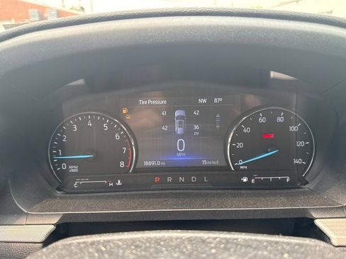 Used 2023 Ford Explorer XLT w/ Equipment Group 202A AWD/4WD image 11