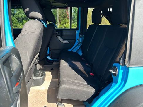 Used 2018 Jeep Wrangler Unlimited Sport S AWD/4WD image 13