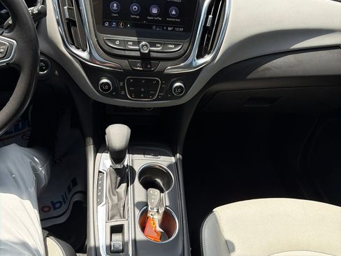 Used 2022 Chevrolet Equinox LT FWD image 24