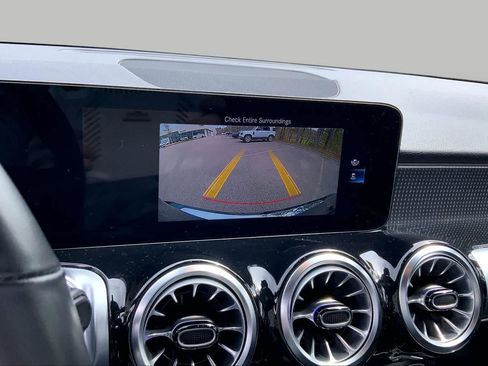 Used 2022 Mercedes-Benz GLB 250 4MATIC image 28