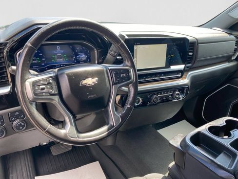 Used 2022 Chevrolet Silverado 1500 LT AWD/4WD image 28