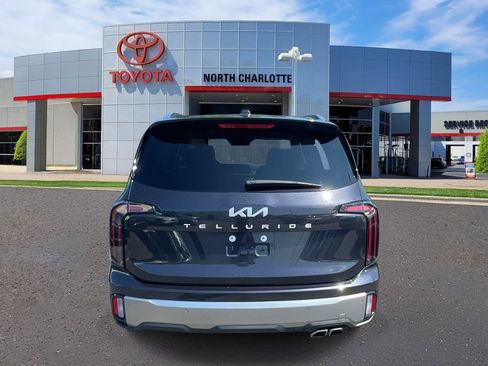 Used 2025 Kia Telluride EX w/ EX Captain's Chair Package FWD image 6