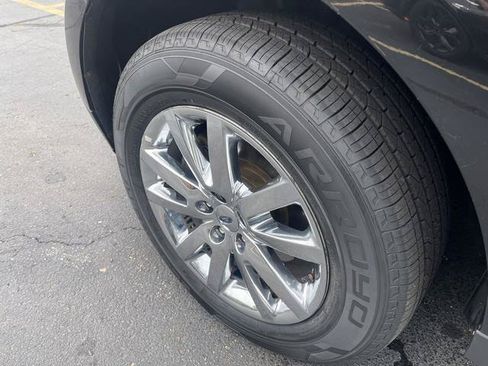 Used 2013 Ford Edge SEL AWD/4WD image 9