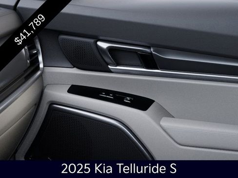 Certified 2025 Kia Telluride S image 25