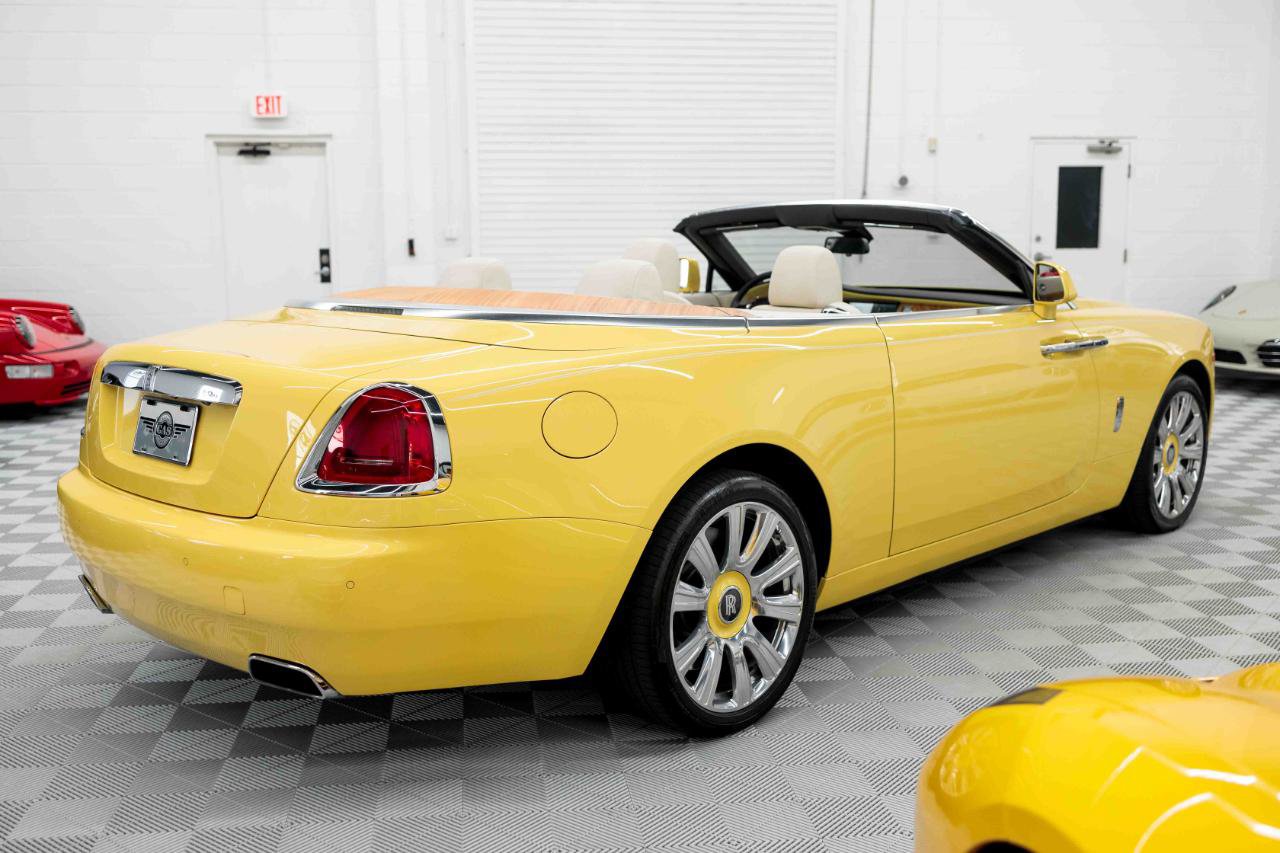 Used 2017 Rolls-Royce Dawn RWD image 47