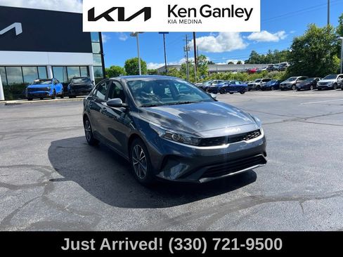 Certified 2024 Kia Forte LXS FWD image 3