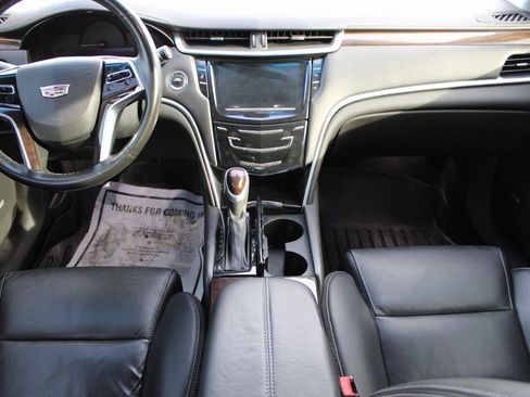 Used 2016 Cadillac XTS Luxury image 32