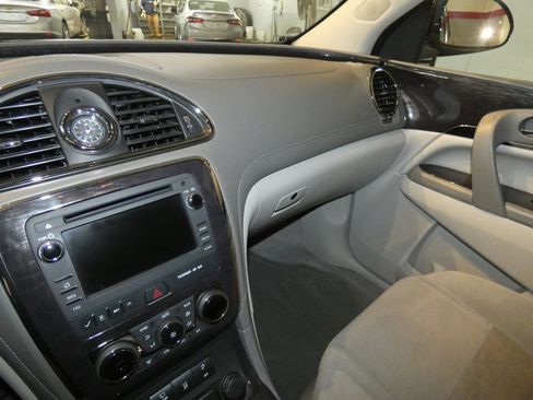Used 2017 Buick Enclave Convenience image 11